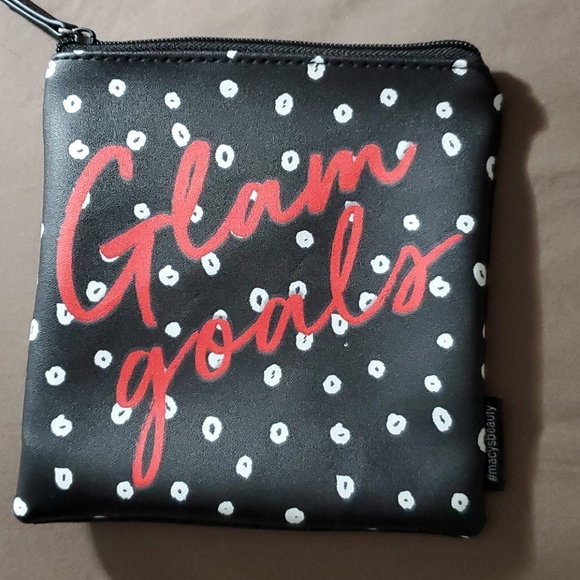 ❇2/$20❇ NWOT makeup bag from Macy's
